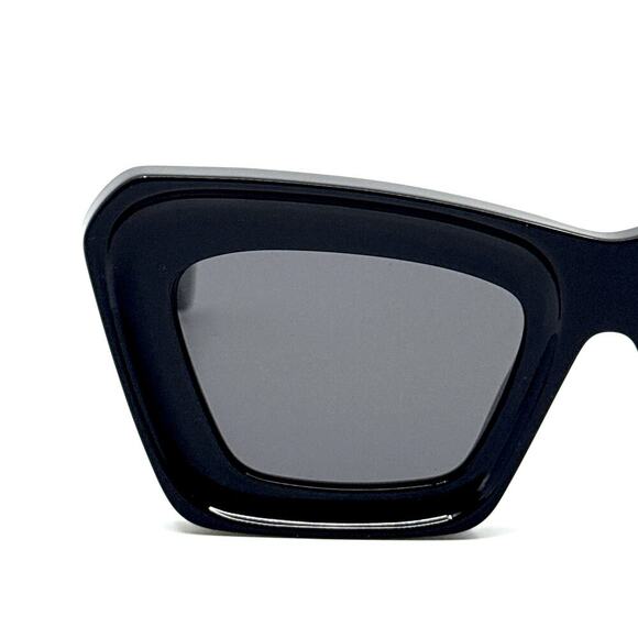 New, LOEWE Sunglasses LW40145F 01A Authentic main image 6